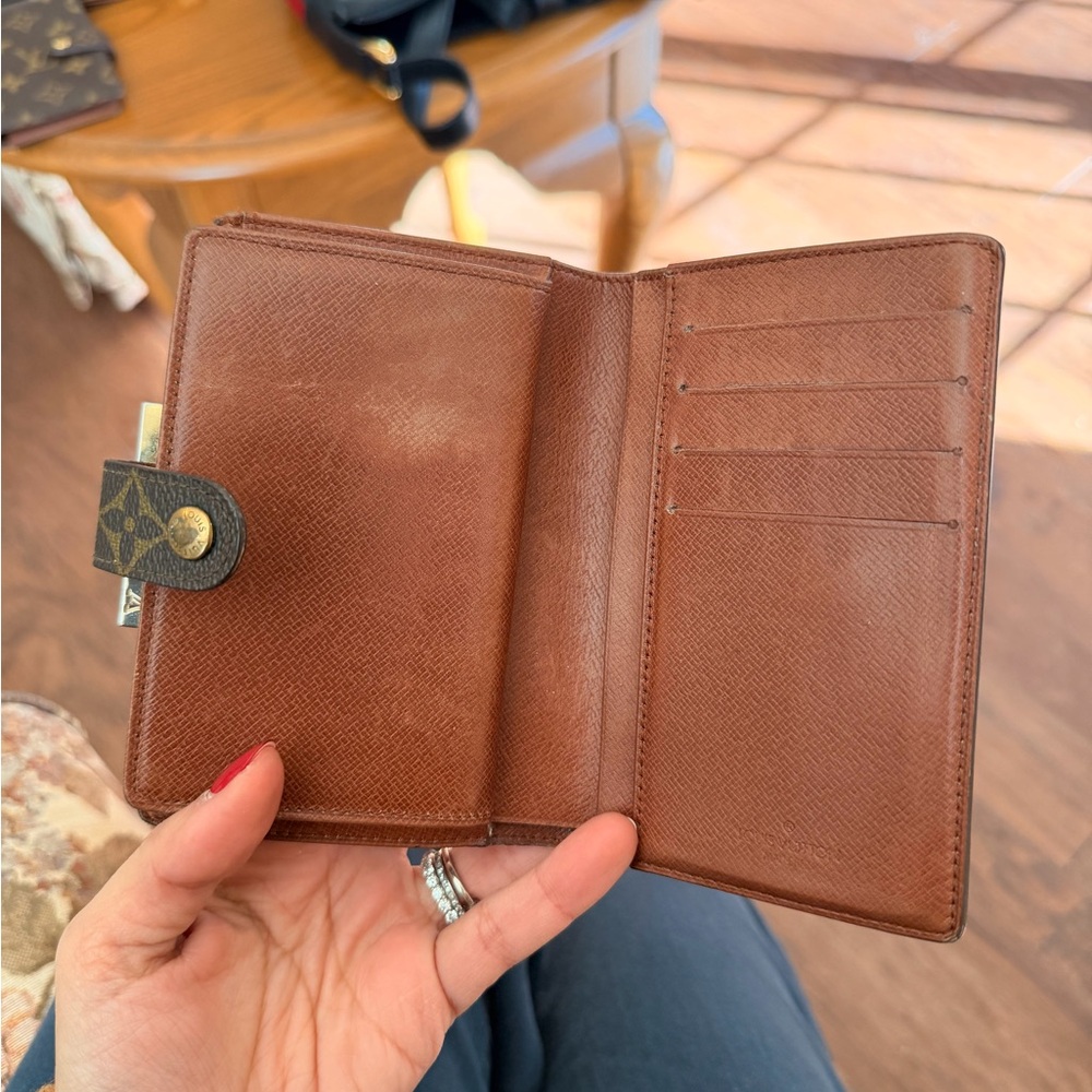 Louis Vuitton Brown and Gold Monogram Card wallet - Picture 7 of 7